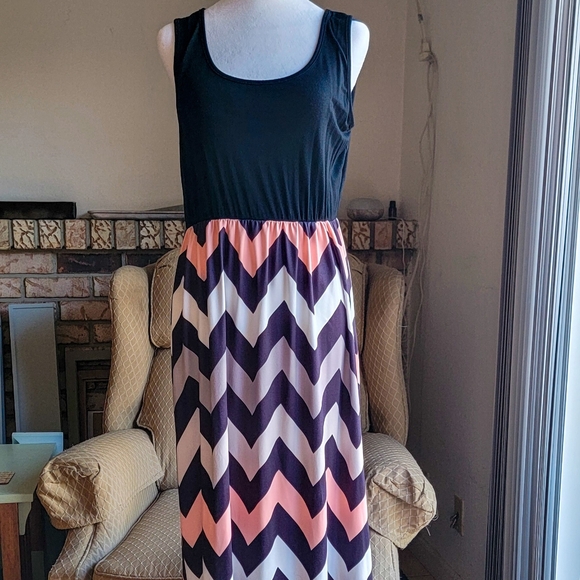 Pink and Black Casual Sleeveless Midi Sundress - Picture 2 of 3